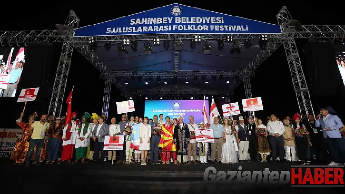 Folklor fesitivaline Madrigal damgası