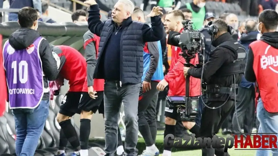 Futbolun hırçın ve renkli teknik adamı Sumudica, Gaziantep'i zirveye taşıdı