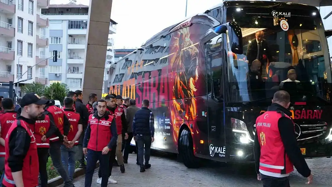 Galatasaray, Gaziantep'te coşkuyla karşılandı
