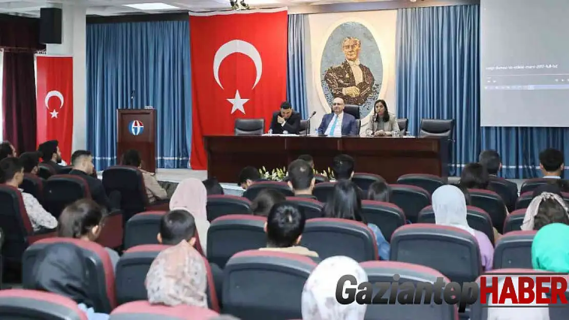 GAÜN'de Cumhuriyeti paneli