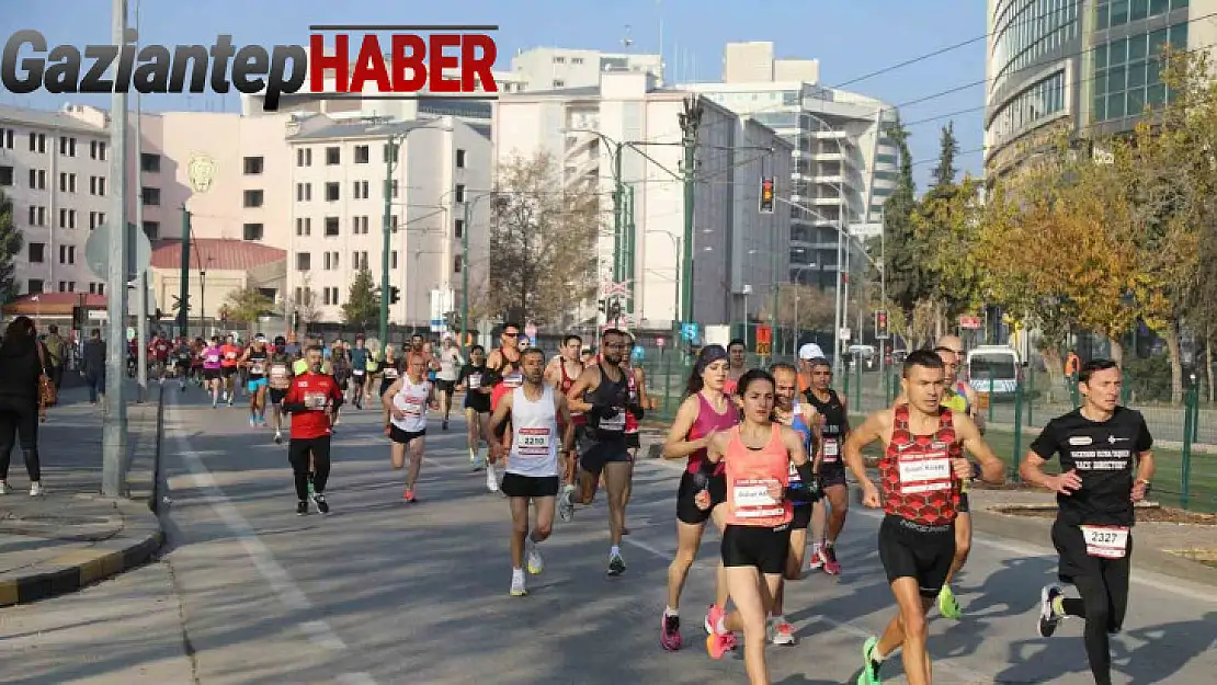 Gazi yarı maratonu, 7'den 70'e beğeni topladı