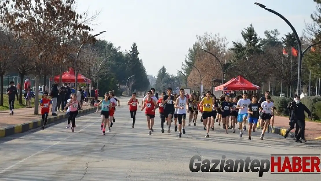 Gazi yol koşusunda ödüller sahiplerini buldu