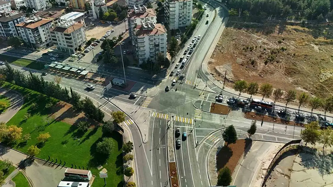 Gaziantep Büyükşehir'den 10 yılda 15 katlı kavşak