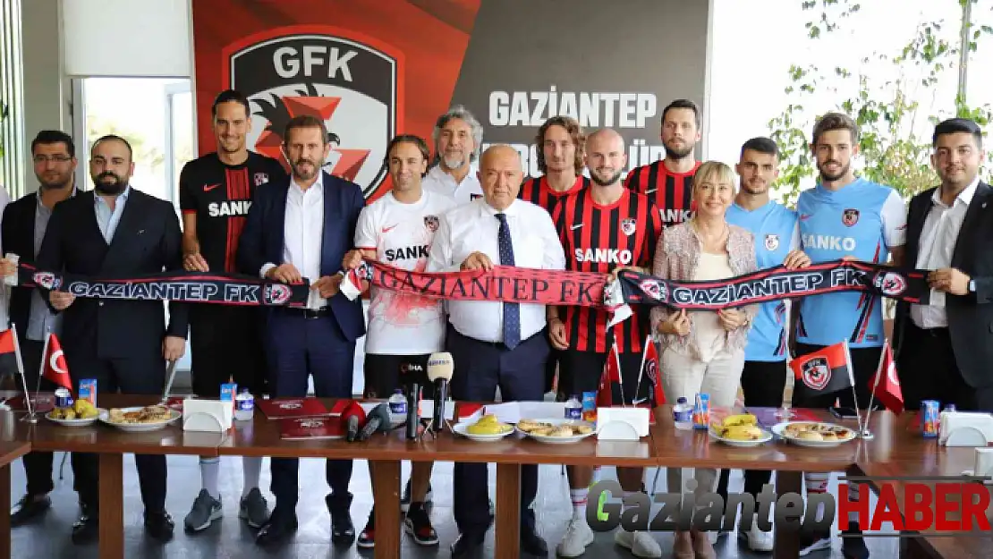 Gaziantep FK'dan imza şov!