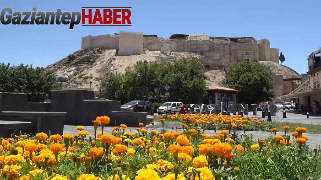 Gaziantep Kalesi'nin restorasyonu 40 derece sıcağa rağmen devam ediyor