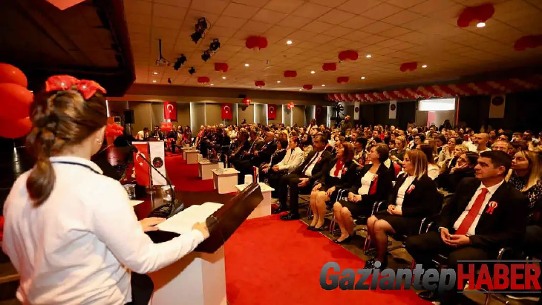 Gaziantep Kolej Vakfı'nda Cumhuriyet coşkusu