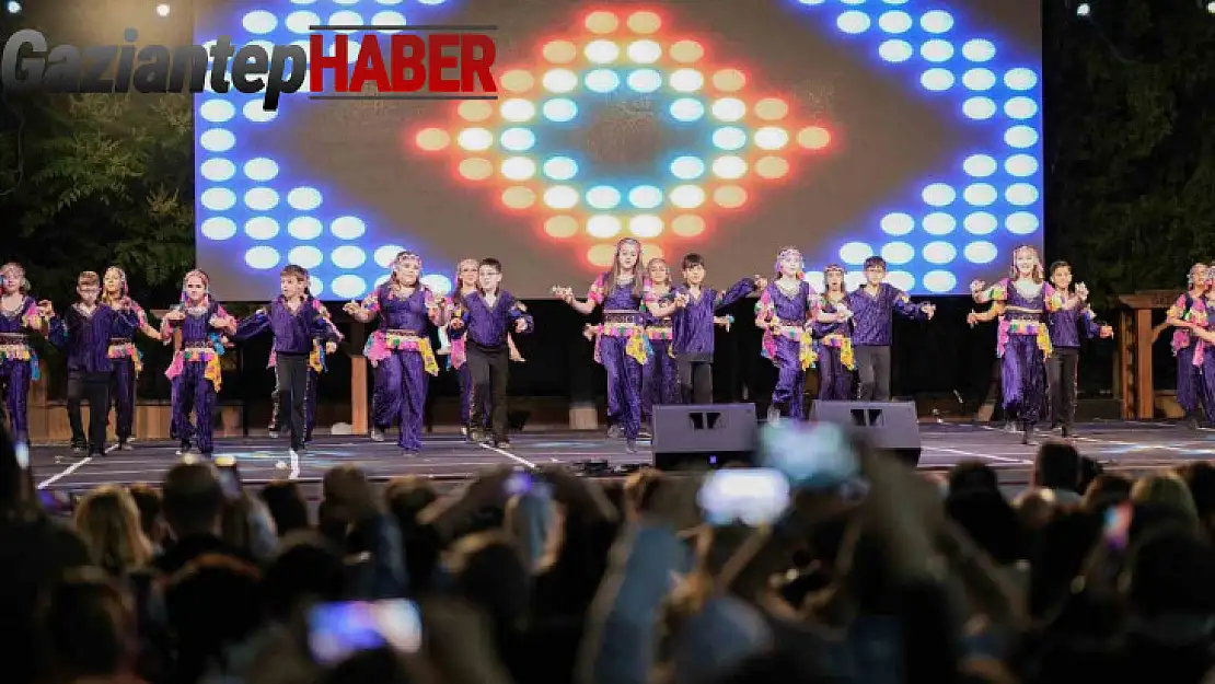 Gaziantep Kolej Vakfı öğrencilerinden dans şöleni