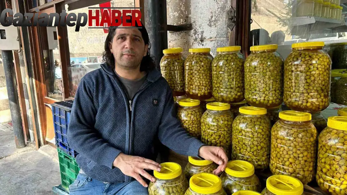 Gaziantep sofrasının vazgeçilmezi kırılmış yeşil zeytin