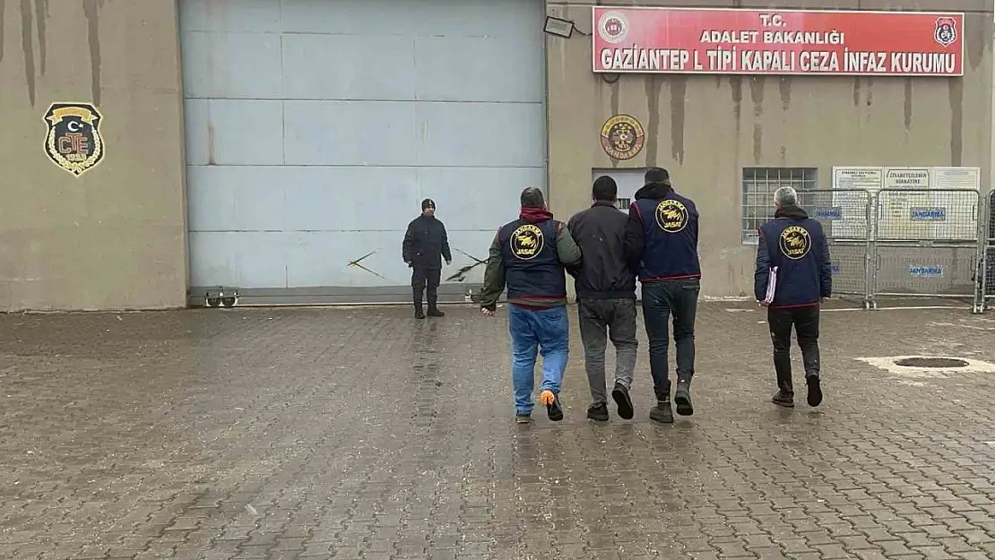 Gaziantep'te 20 yıl cezası bulunan uyuşturucu taciri yakalandı