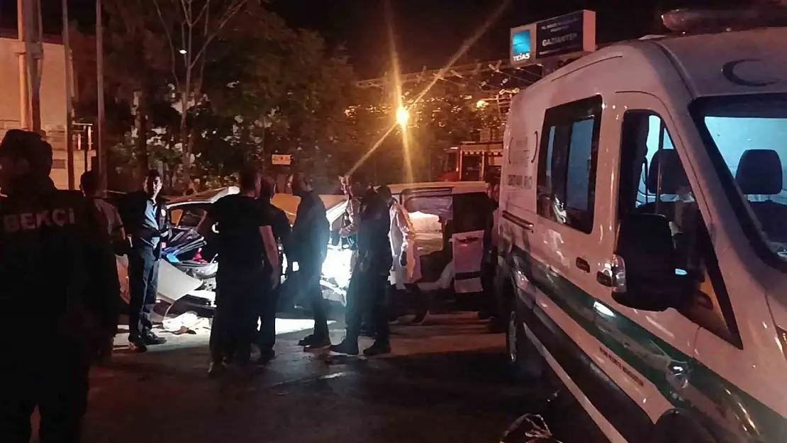 Gaziantep'te 5 kişinin öldüğü feci kaza kamerada