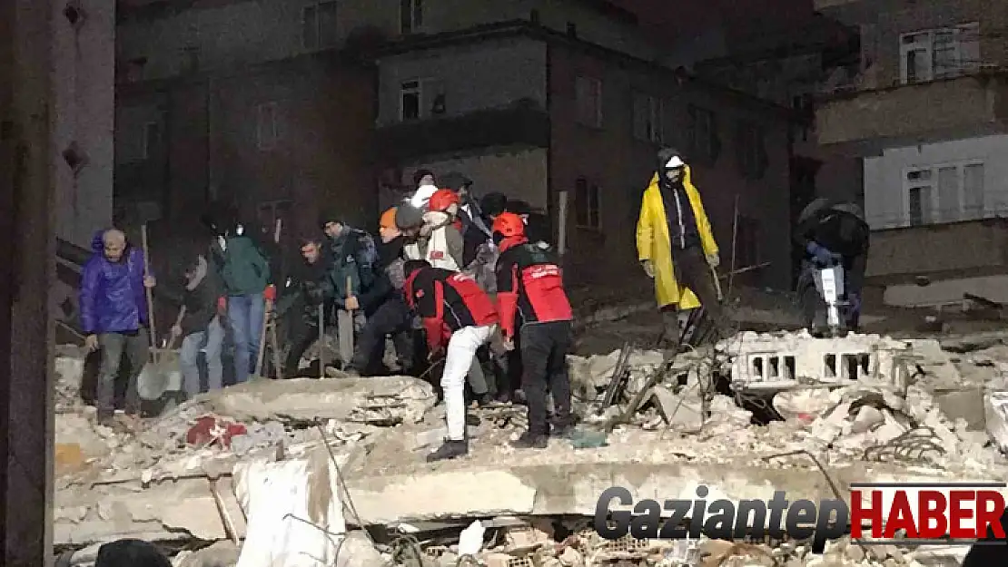 Gaziantep'te 6 katlı bina enkazından 2 ceset çıkartıldı