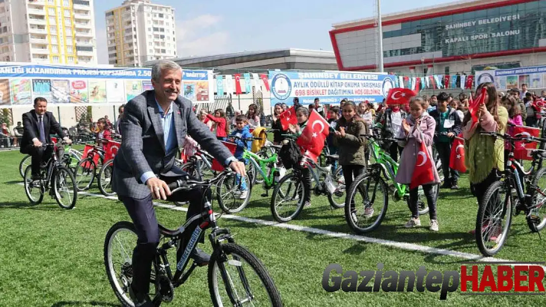 Gaziantep'te başarılı öğrencilere bisiklet hediyesi