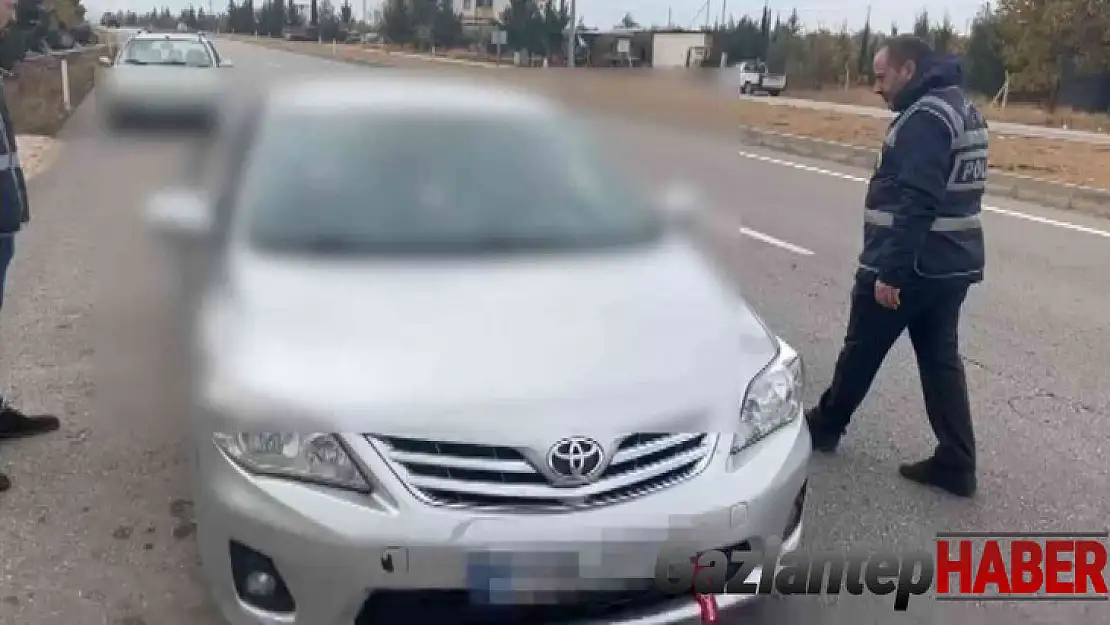 Gaziantep'te bir otomobilden 6 kaçak göçmen çıktı