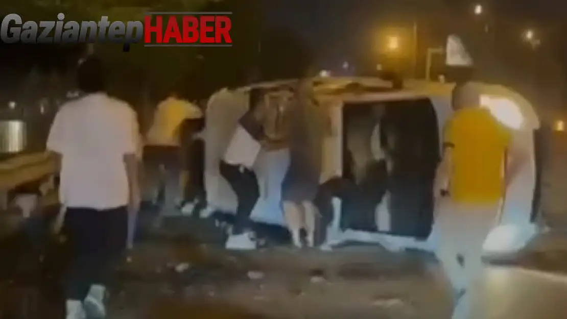 Gaziantep'te çarpışan iki araçtan biri yan yattı: 7 yaralı