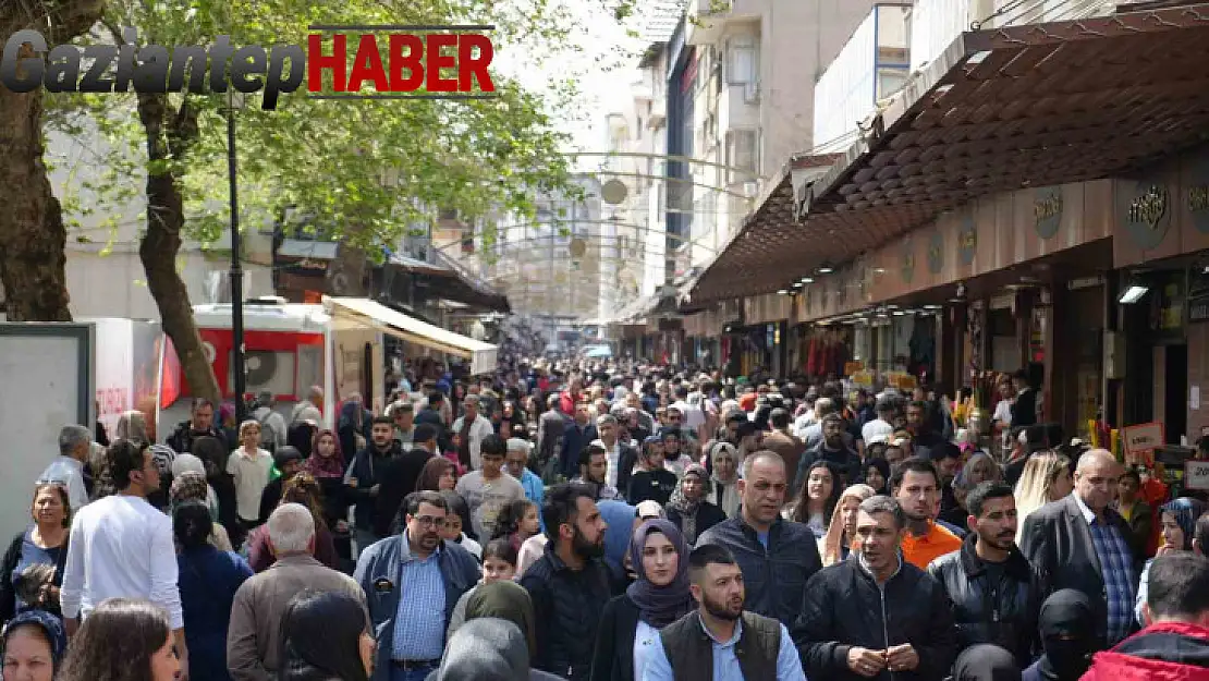 Gaziantep'te çarşı pazarda bayram yoğunluğu