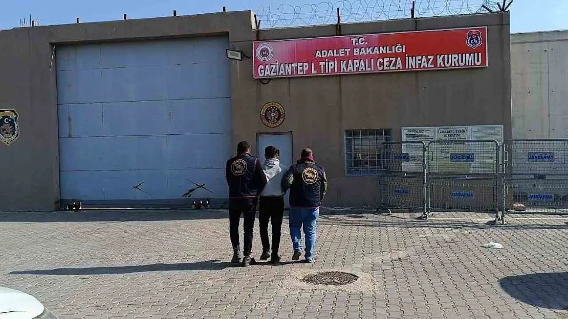 Gaziantep'te dolandırıcılık ve yağma suçlarından aranan 2 şüpheli yakalandı