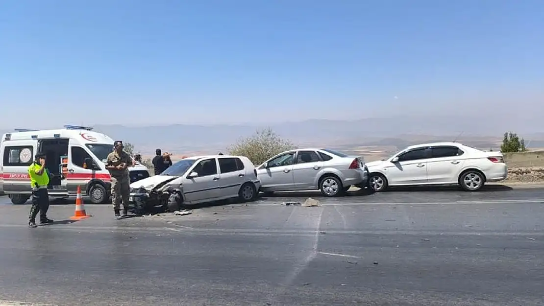 Gaziantep'te dört aracın karıştığı zincirleme kaza: 9 yaralı
