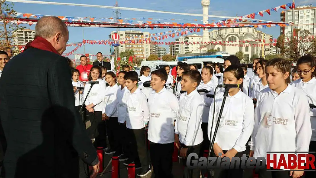 Gaziantep'te Erdoğan'a 'Başlasın Türkiye Yüzyılı' sürprizi