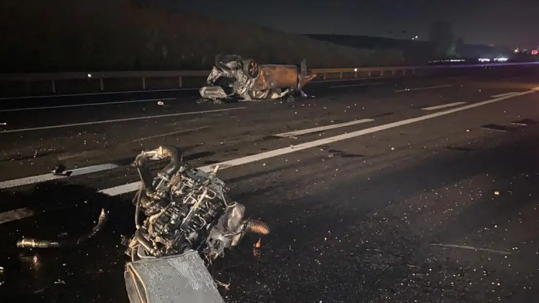 Gaziantep'te feci kaza: Alev topuna dönen araçtaki 1 kişi yanarak öldü