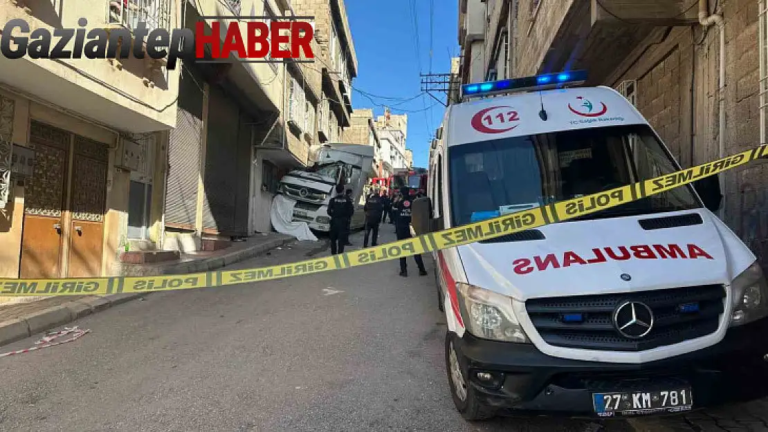 Gaziantep'te feci kaza: Freni boşalan tırın ezdiği kadın hayatını kaybetti