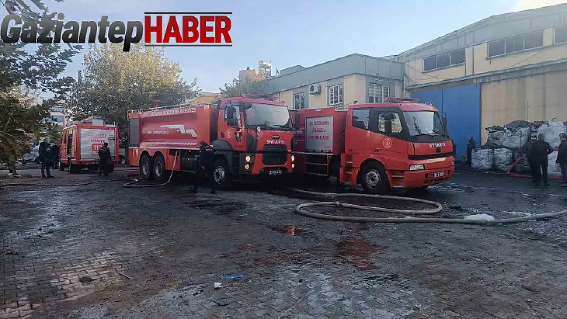 Gaziantep'te geri dönüşüm fabrikasında yangın