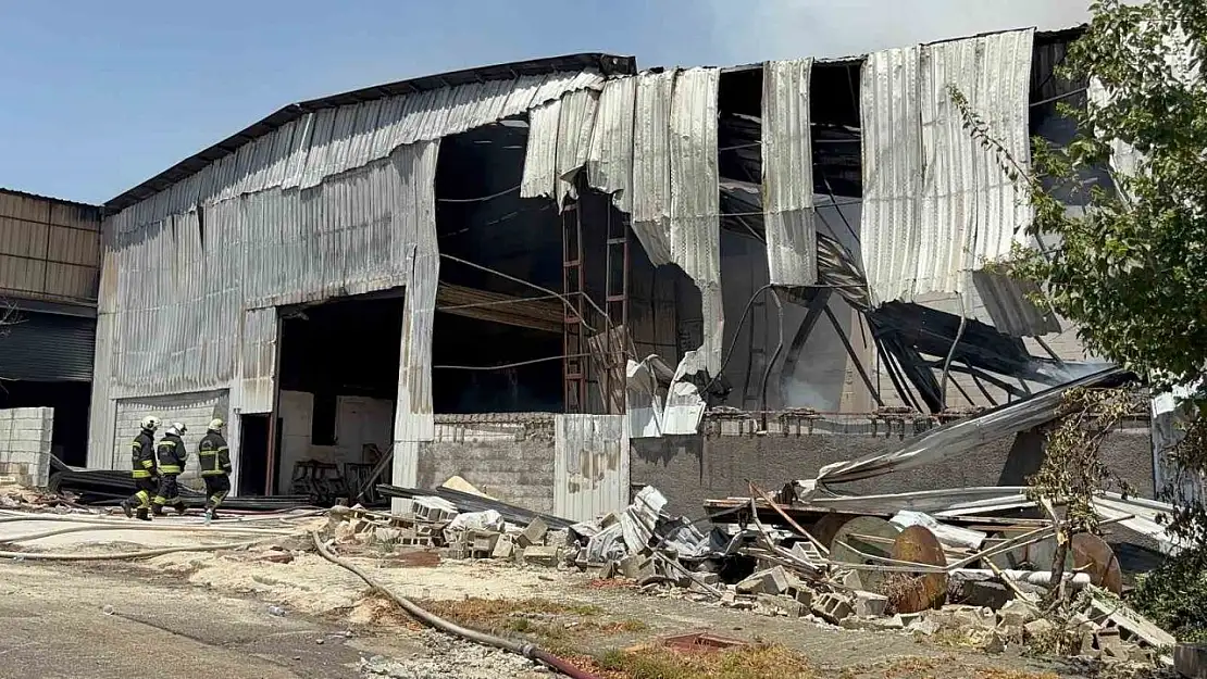 Gaziantep'te halı fabrikasındaki yangın söndürüldü