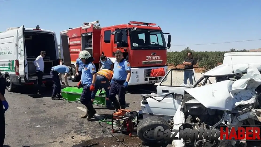 Gaziantep'te iki araç kafa kafaya çarpıştı: 1 ölü, 1 yaralı