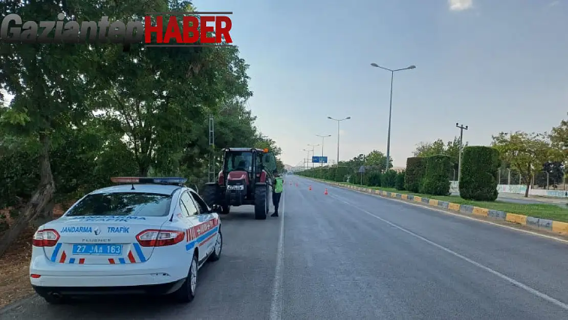 Gaziantep'te işçileri taşıyan araç ve traktör sürücüleri denetlendi