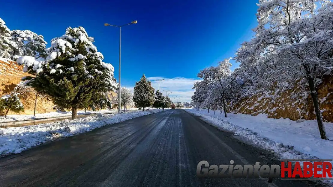 Gaziantep'te karla mücadele sürdürüyor