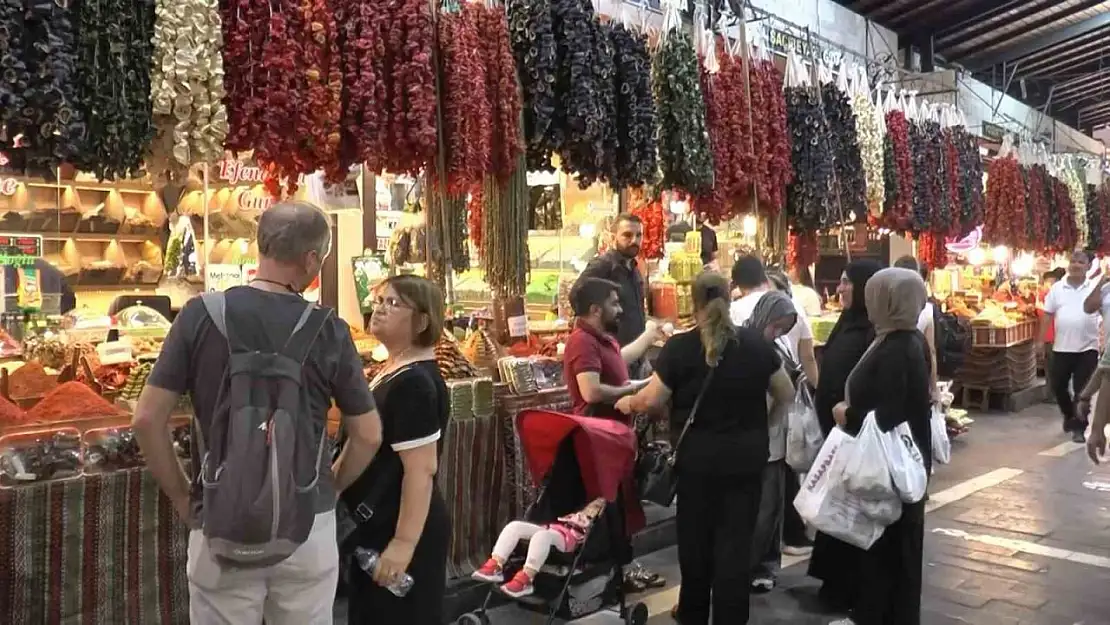 Gaziantep'te kışlık lezzetler tezgahlardaki yerini aldı