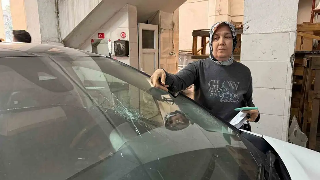 Gaziantep'te maganda kurşunu park halindeki otomobile isabet etti