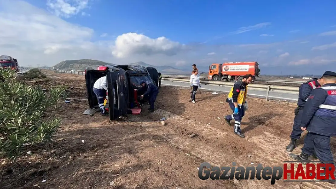 Gaziantep'te minibüs yoldan çıktı: 1 ölü, 10 yaralı