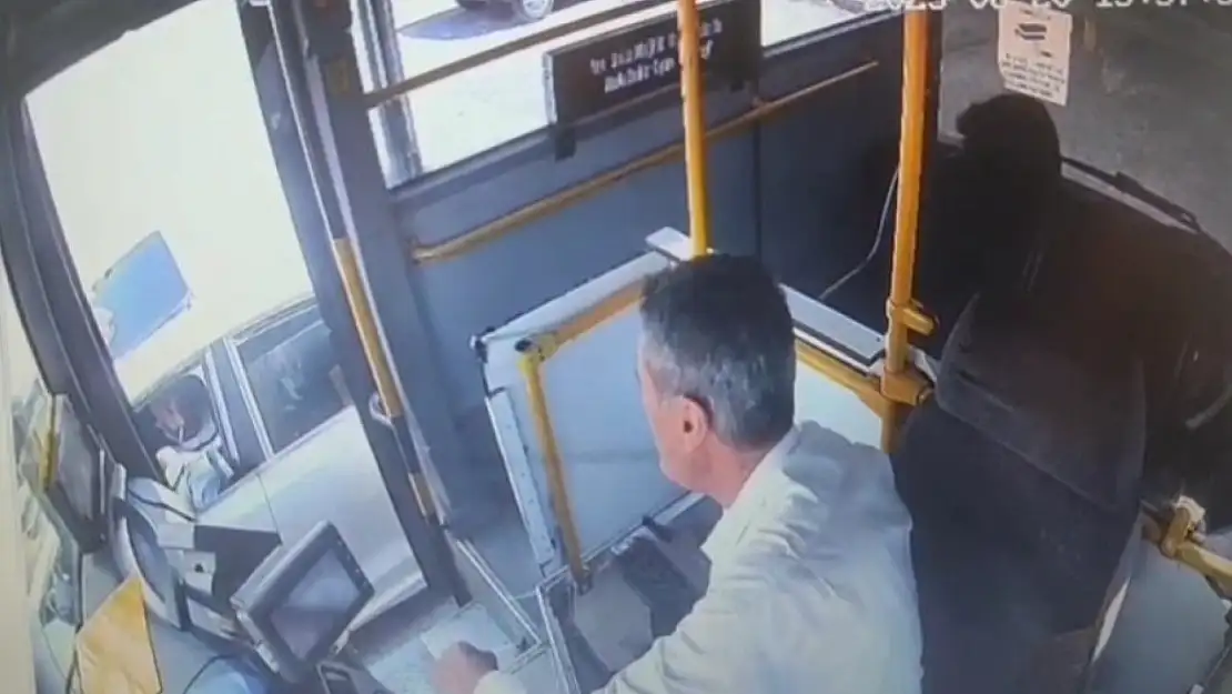 Gaziantep'te otobüs şoförüne direksiyon başında silahlı saldırı: O anlar kamerada