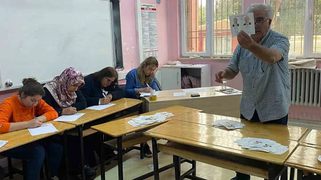 Gaziantep'te oy verme bitti sayım başladı