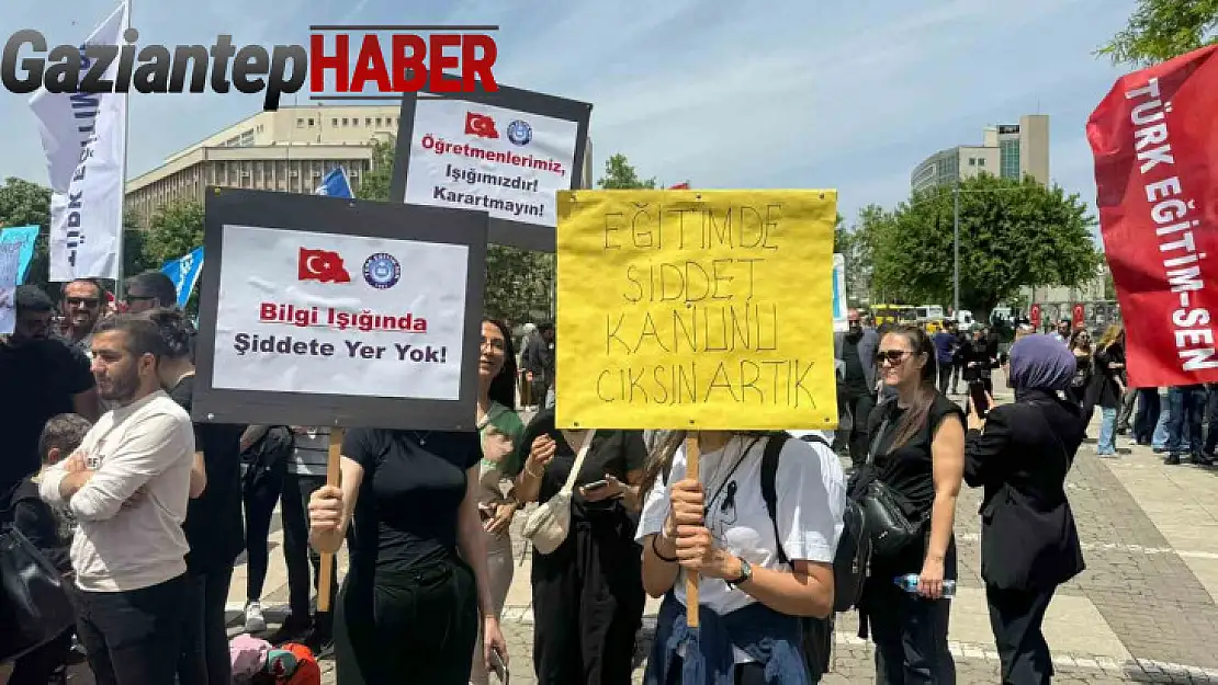 Gaziantep'te şiddete karşı öğretmenler basın açıklaması yaptı