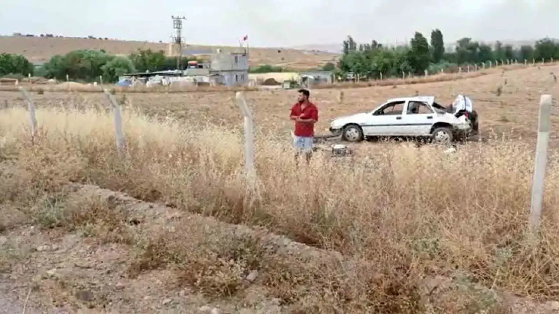 Gaziantep'te yoldan çıkan otomobil tarlaya uçtu: 1 yaralı