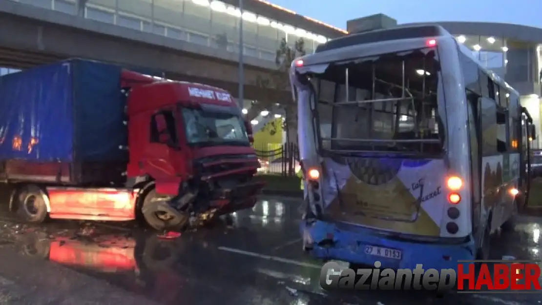 Gaziantep'te zincirleme trafik kazası: 17 yaralı