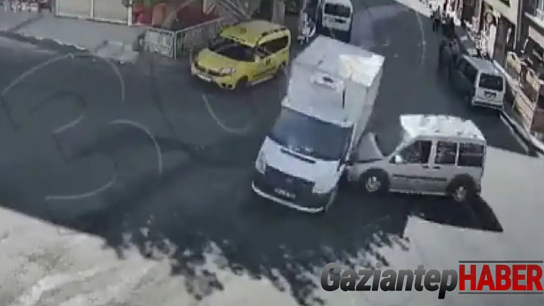 Gaziantep'teki trafik kazaları kameraya yansıdı