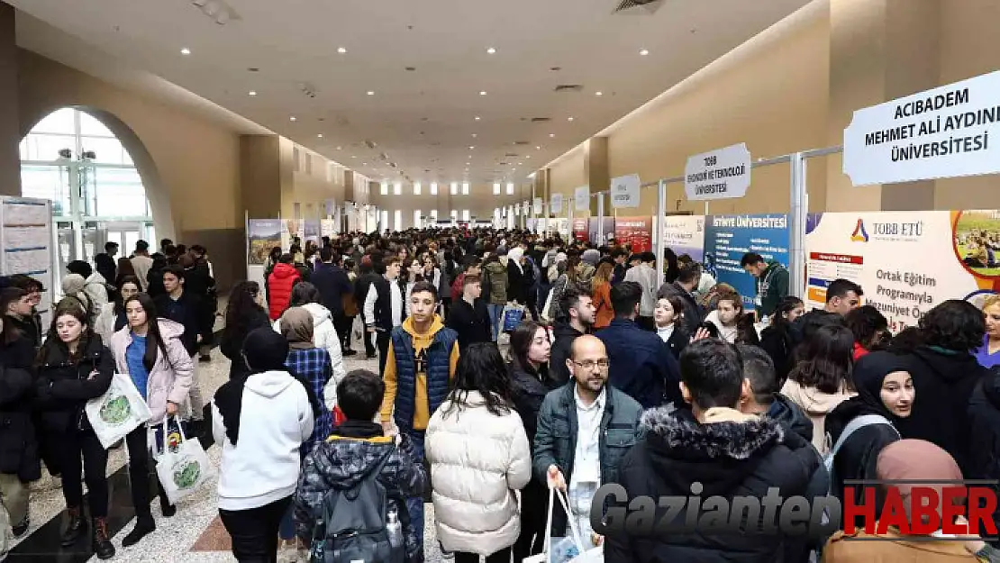 Gaziantep üniversite bölüm tanıtım ve kariyer Fuarı'na yoğun ilgi