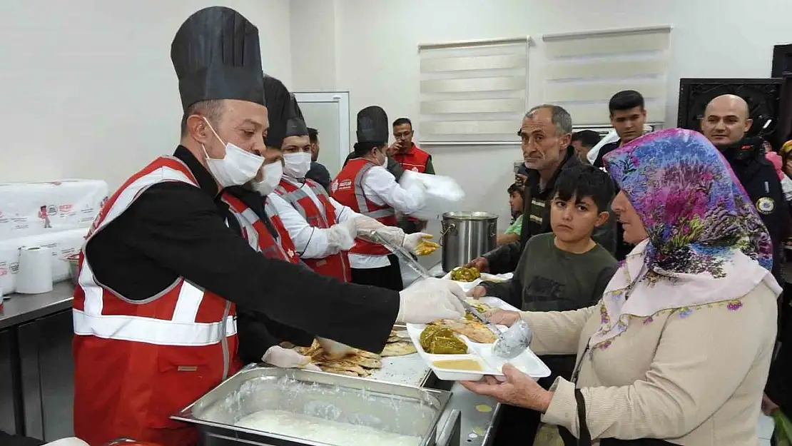 Gaziantep Vakıflar Bölge Müdürlüğünden günde 3 bin kişiye iftar