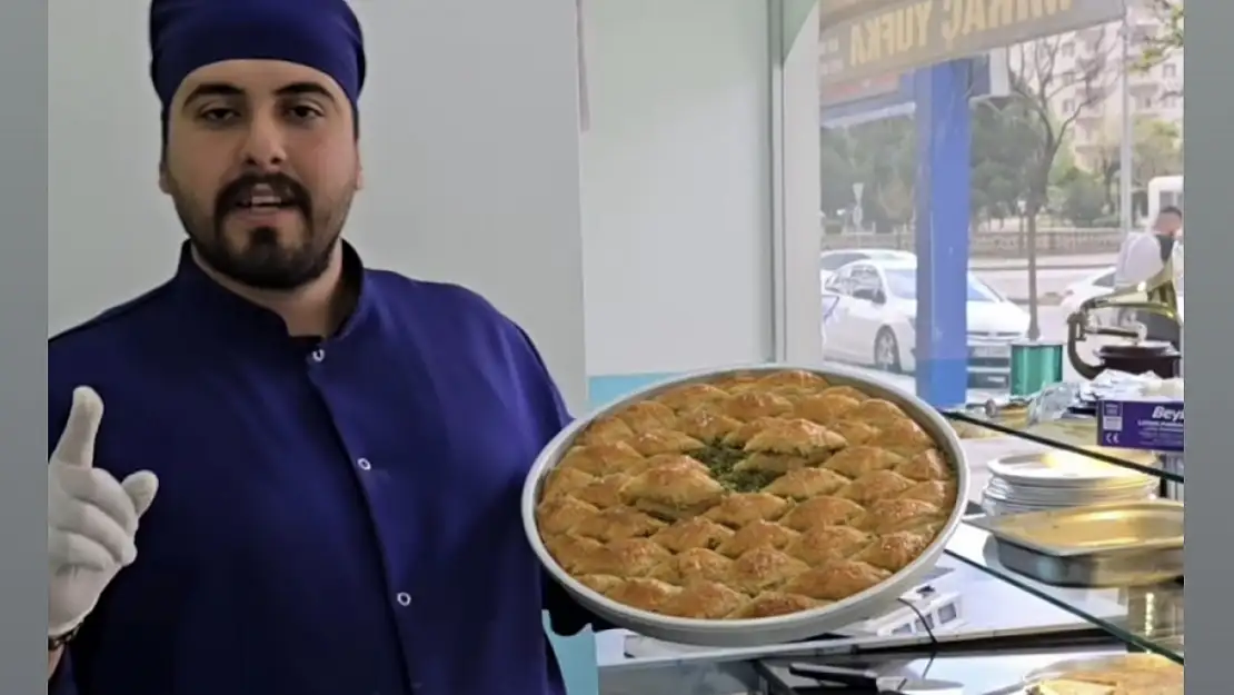 Gaziantepli baklavacılar, Kurban Bayramı öncesinde katlanan siparişleri yetiştirmek için yoğun mesaiye başladı.