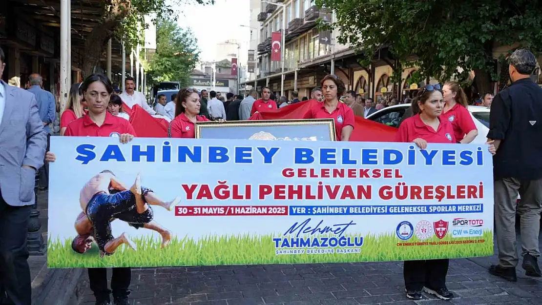 Geleneksel yağlı güreş müsabakaları Gaziantep'te kortejle başladı