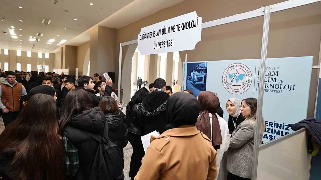 GİBTÜ üniversite tercih günleri'nde adaylarla buluşuyor