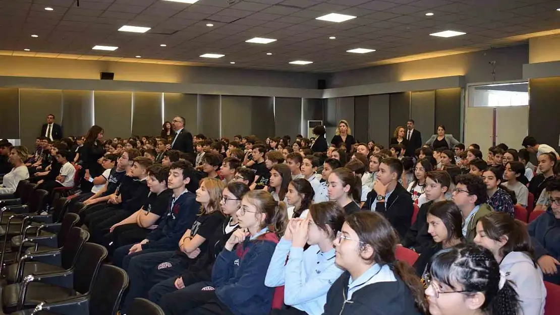 GKV'de teknoloji bağımlılığı, teknolojiyi bilinçli kullanma ve siber suçlar semineri