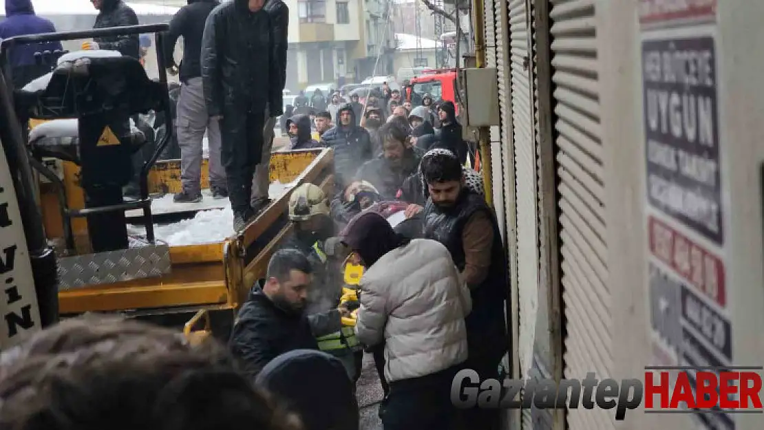 Günün ilk ışıklarıyla deprem bölgesi