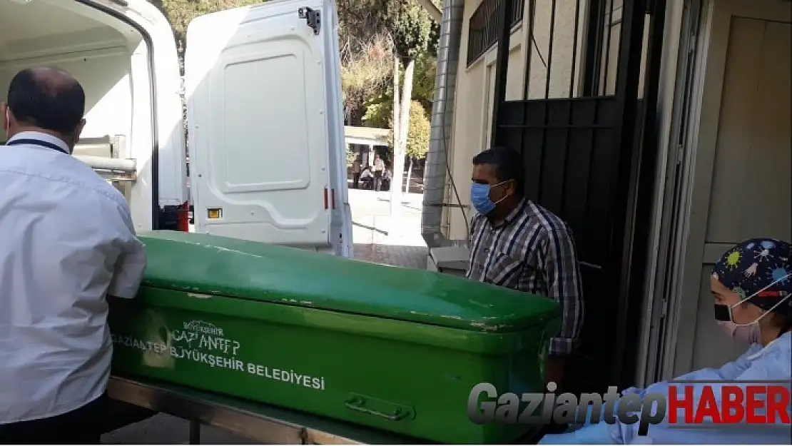 Halı balyasının altında kalan işçi hayatını kaybetti