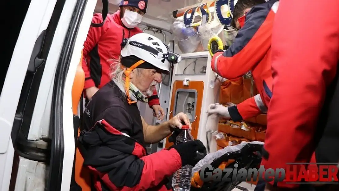 Hasandağı'nda mahsur kalan 2 dağcı askeri helikopterle hastaneye kaldırıldı