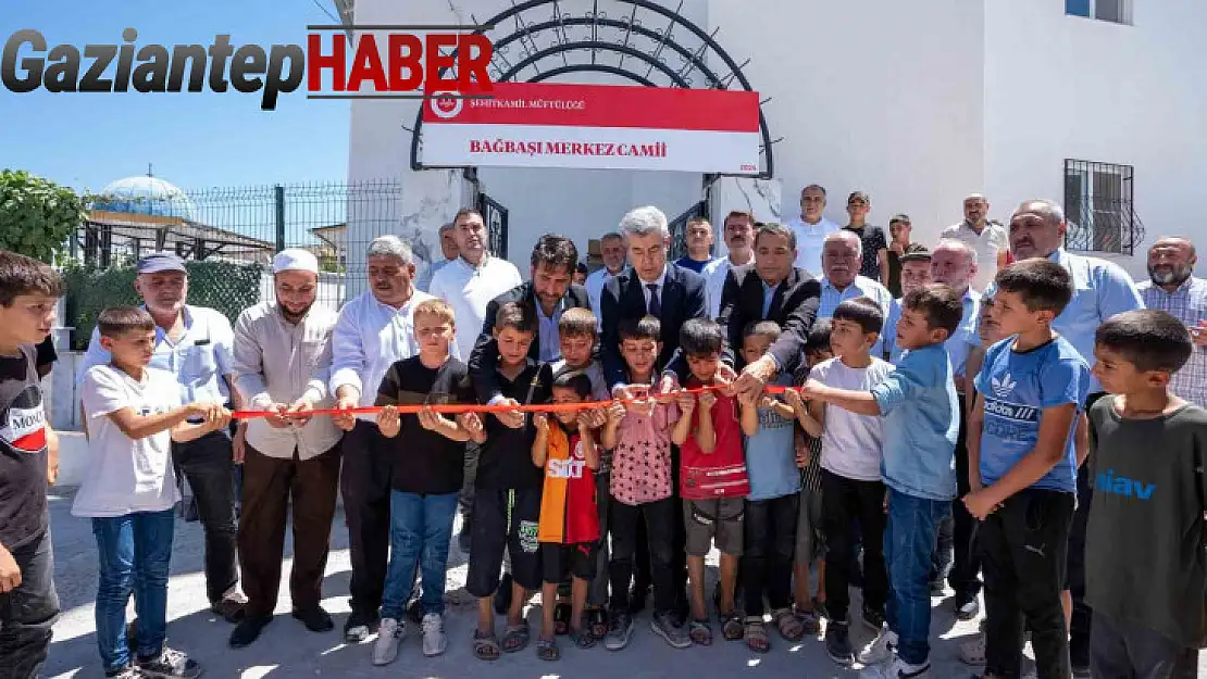 Hasarlı cami imece usulüyle yeniden ibadete açıldı