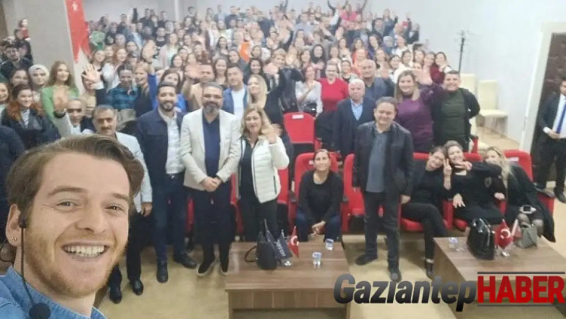 Hastane çalışanlarına Metin Hara ile etkili iletişim semineri