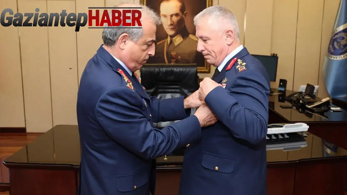 Hava Kuvvetleri Komutanlığında devir teslim töreni